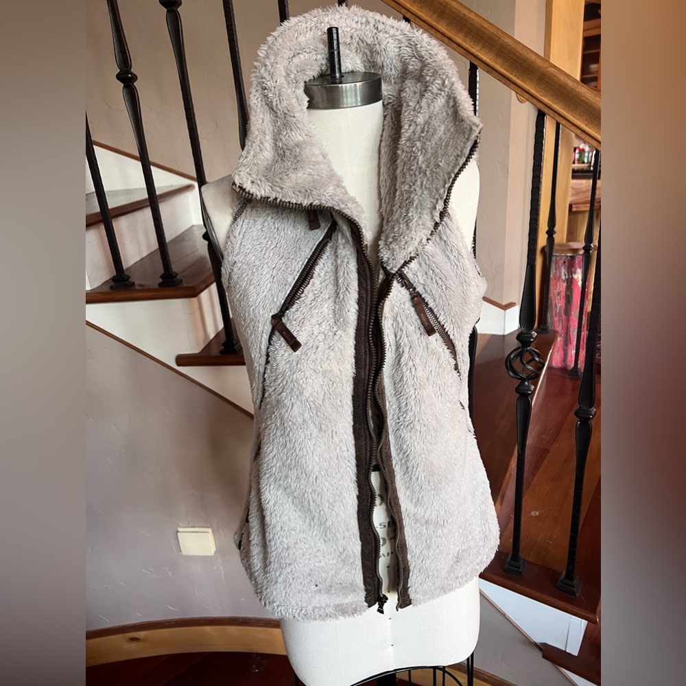 Kuhl Medium Vest - image 1